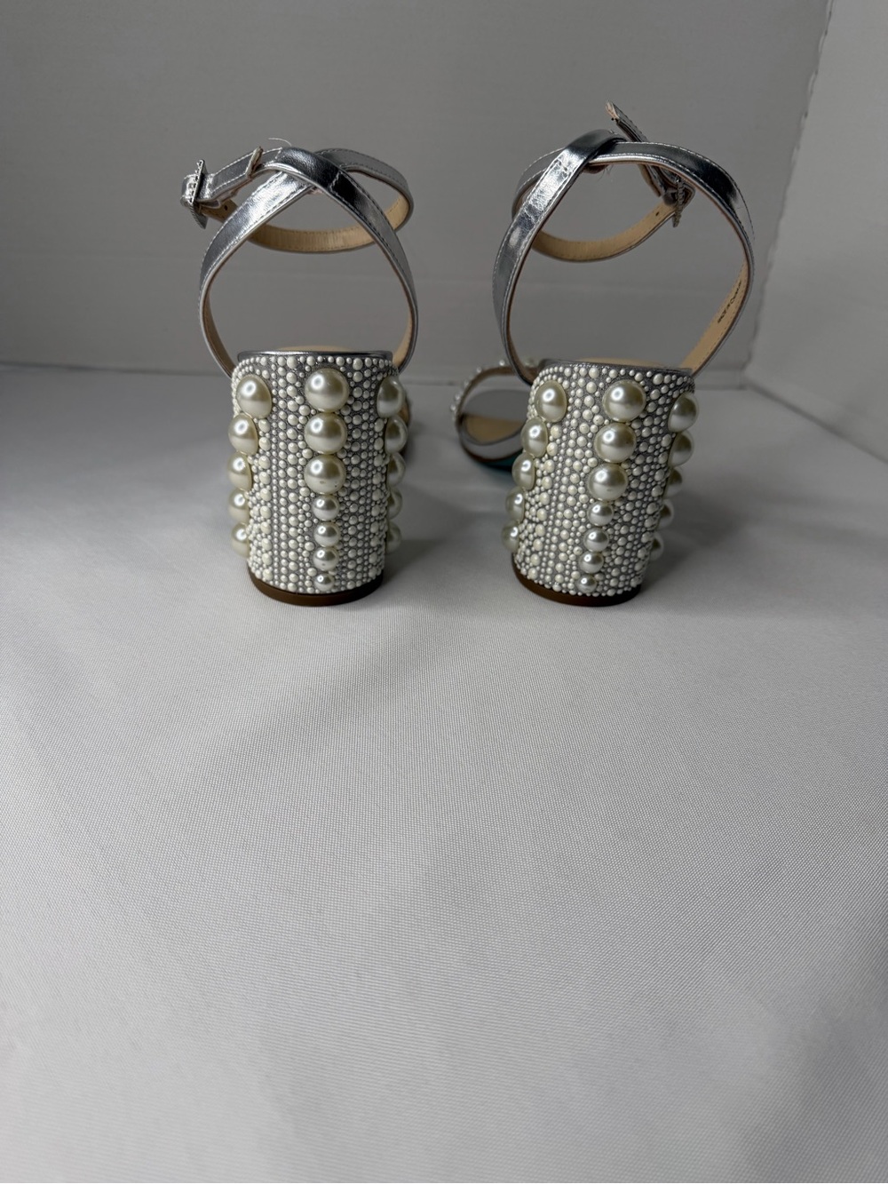 Betsey Johnson Lexi Silver Pearl-Embellished Block Heels Size 8 - Picture 4 of 8